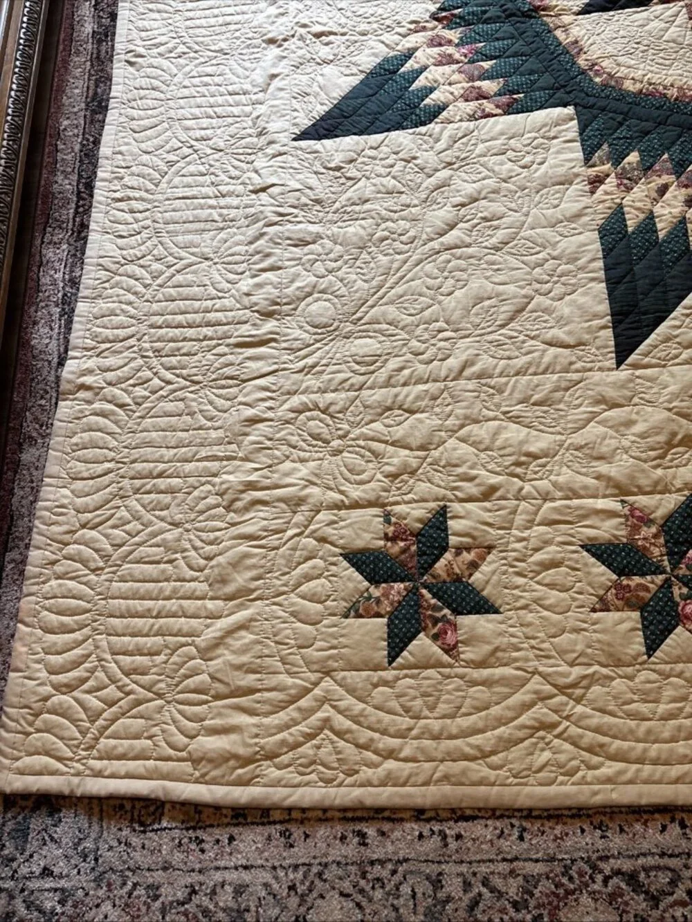 Texas Loan Star Amish Made King Quilt Size 102 X 109 Excellent Ivory & Green